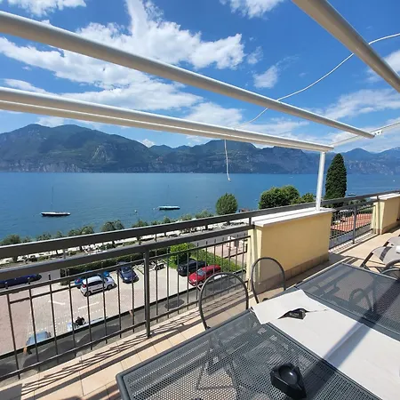 Penthouse Casa Alkea Masse View Brenzone sul Garda