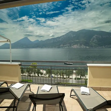 Penthouse Casa Alkea Masse View Apartment Brenzone sul Garda
