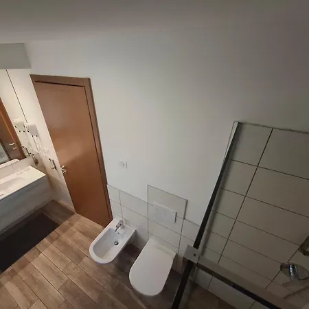 Penthouse Casa Alkea Pool Privat & Pear Апартаменты Бренцоне-суль-Гарда